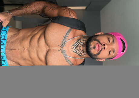 Обнаженная фотография утечки OnlyFans от Raik 23