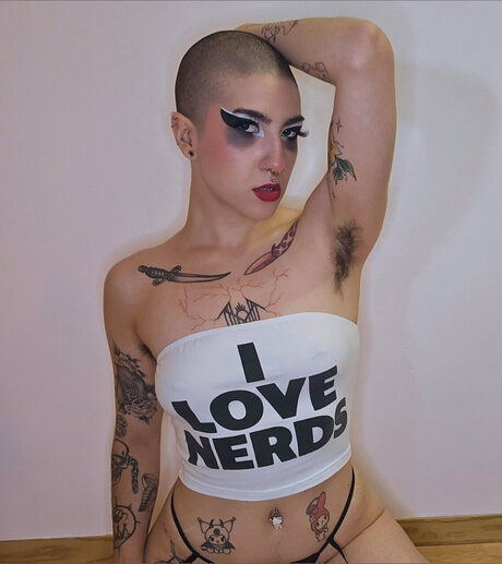 Naken lekkede OnlyFans-bilde av Sierra Snow 