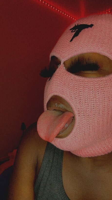 Alasti lekkinud OnlyFans-i pilt Pinkchocolate