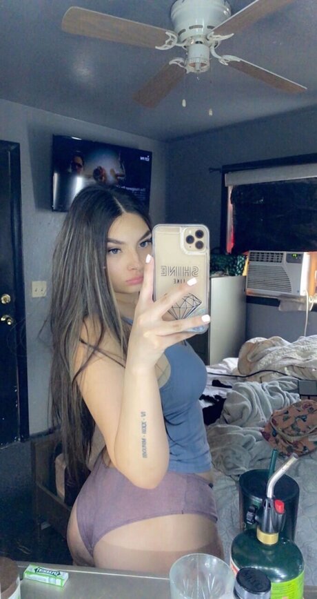 Naken lekkede OnlyFans-bilde av Bxddiee