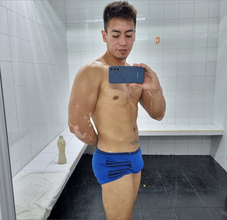 Nahá fotka uniklých OnlyFans od Mixbroncelatino