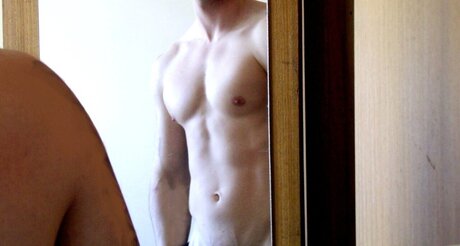 Alasti lekkinud OnlyFans-i pilt Cal B