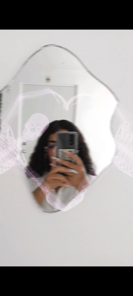 Naakte gelekte OnlyFans-foto van Yareli Martinez