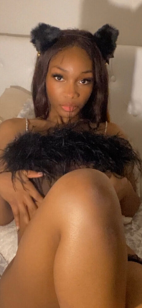 Nacktes geleaktes OnlyFans-Foto von Indi