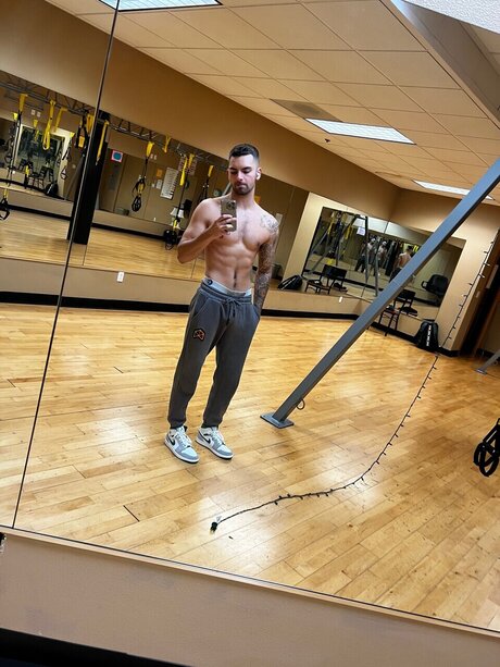 Naken lekkede OnlyFans-bilde av Zack Smith