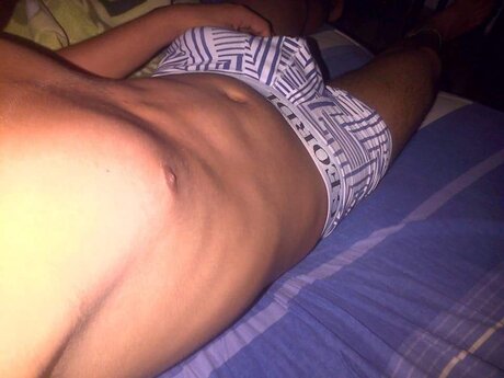 Naakte gelekte OnlyFans-foto van Samael Cox