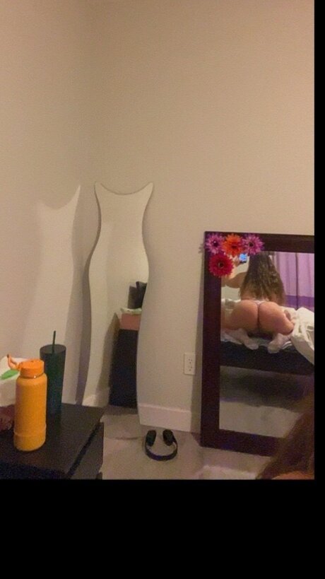 Photo nue de fuite OnlyFans de Layla Winter