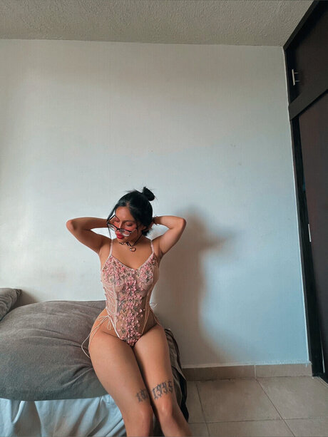 Naken lekkede OnlyFans-bilde av Absi