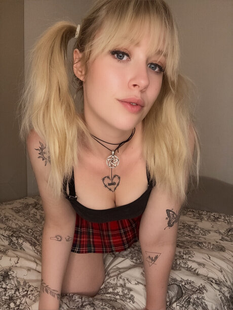 Naken läckt OnlyFans-bild av July Moon