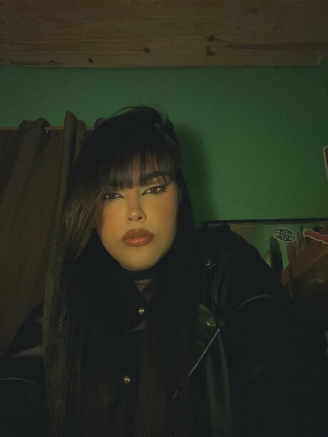 Naakte gelekte OnlyFans-foto van Mavi Gabii