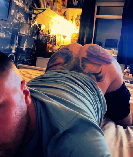 Foto di nudo di fuga di OnlyFans di Mike