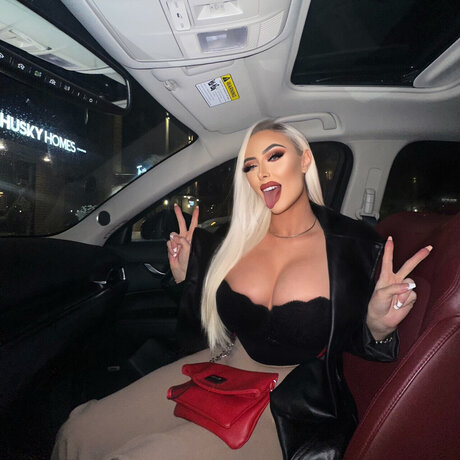 Foto di nudo di fuga di OnlyFans di Sasha Carmine