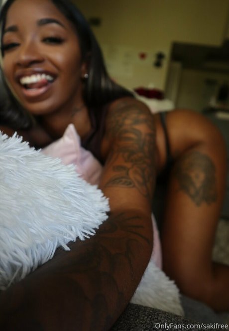 Обнаженная фотография утечки OnlyFans от Sakifree