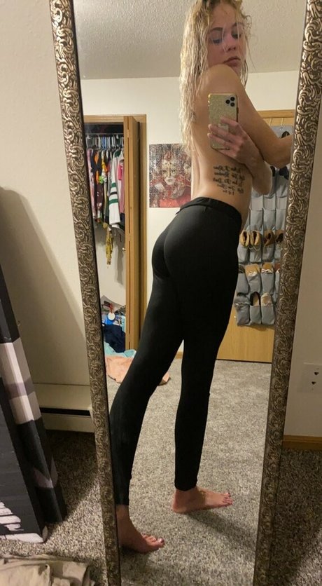 Обнаженная фотография утечки OnlyFans от Mamab27