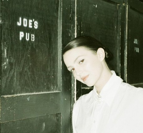 Naakte gelekte OnlyFans-foto van Ella Hunt