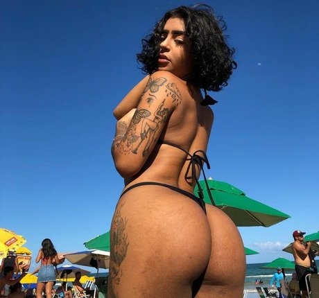 Nahá fotka uniklých OnlyFans od Raiany Keise