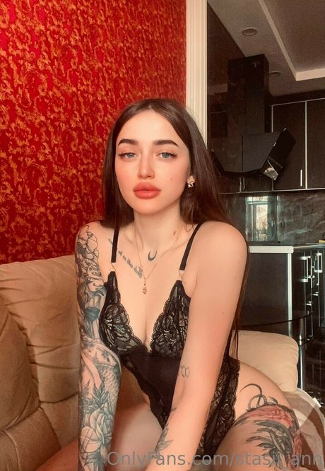 Foto di nudo di fuga di OnlyFans di Stasiiann