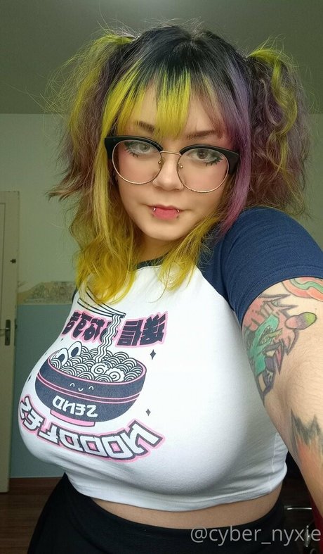 Cybernyxie OnlyFansリークヌード写真