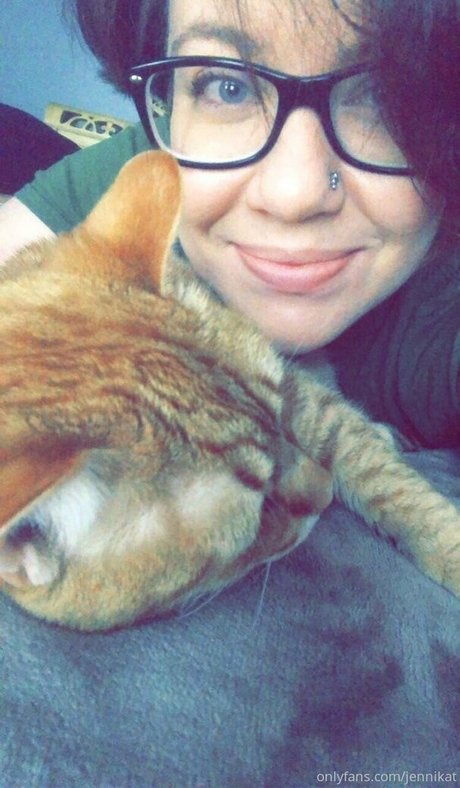Alasti lekkinud OnlyFans-i pilt Jennikatfree