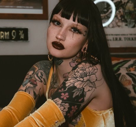 Nahá fotka uniklých OnlyFans od Hvileyrose