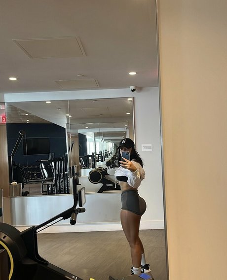 Alasti lekkinud OnlyFans-i pilt Gymgirllex