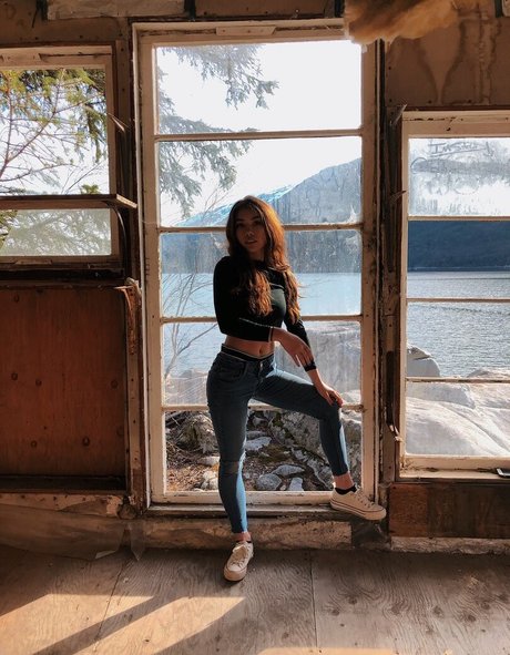 Foto di nudo di fuga di OnlyFans di Mikah Tia