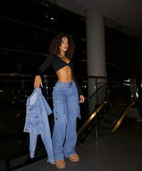 Flor De La Rosa naked leaks OnlyFans pic