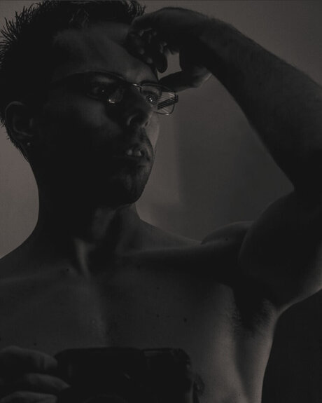 Naken lekkede OnlyFans-bilde av Angelus