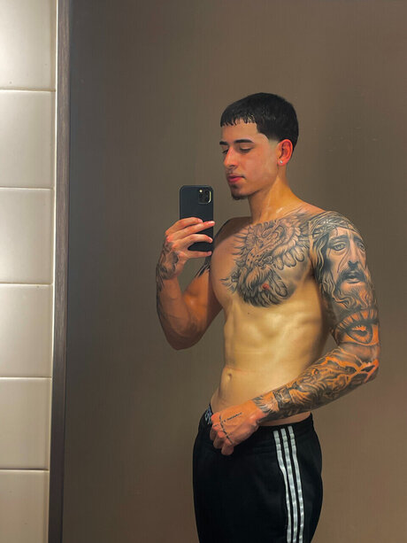 Naken lekkede OnlyFans-bilde av J