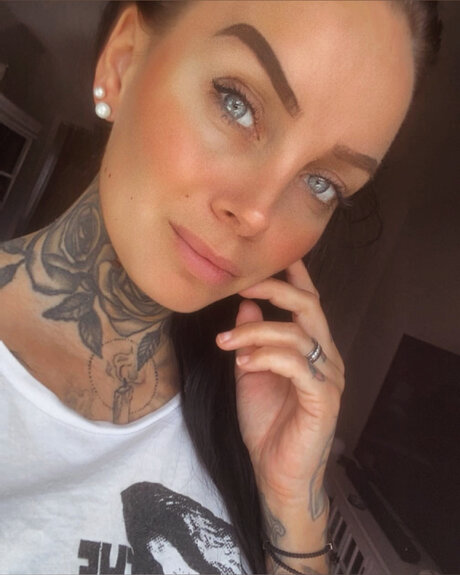 Nacktes geleaktes OnlyFans-Foto von Anna