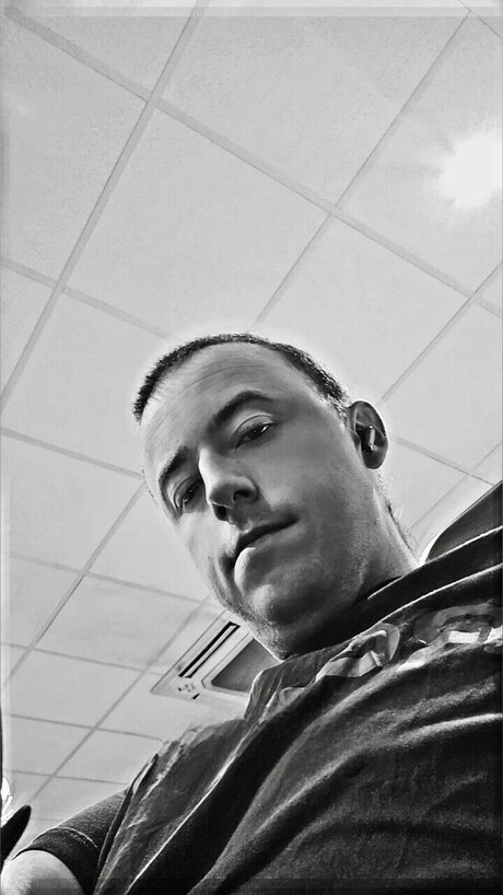 Обнаженная фотография утечки OnlyFans от Robert Williams