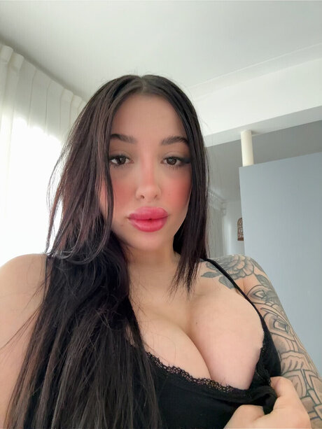 Обнаженная фотография утечки OnlyFans от Valen 