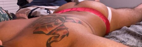 Naakte gelekte OnlyFans-foto van Neil Rey