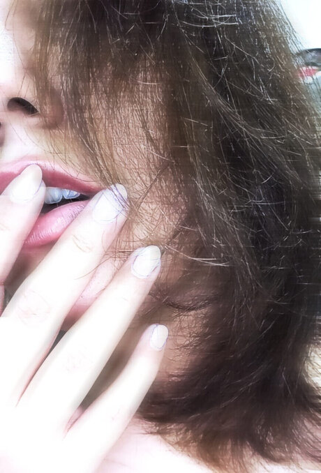 Naken läckt OnlyFans-bild av Submissive Seductress