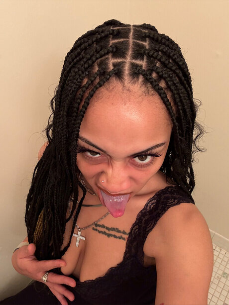 OnlyFans-model Herb Bae 