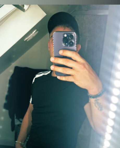 Alasti lekkinud OnlyFans-i pilt Shauny 