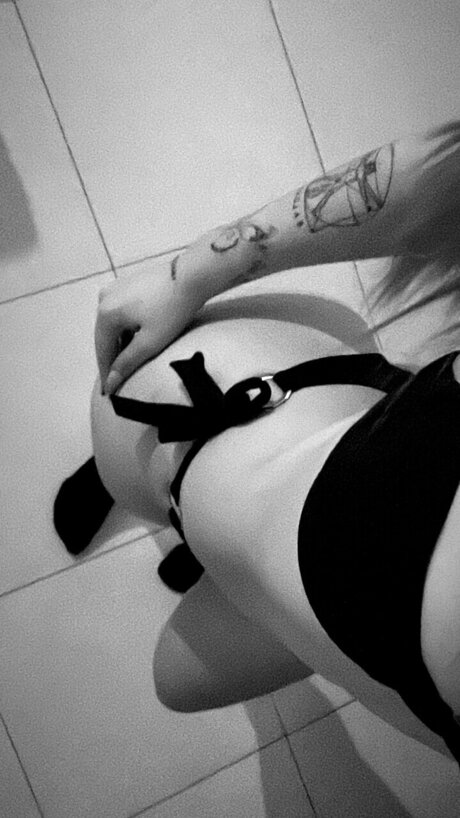 Alasti lekkinud OnlyFans-i pilt Kitty 