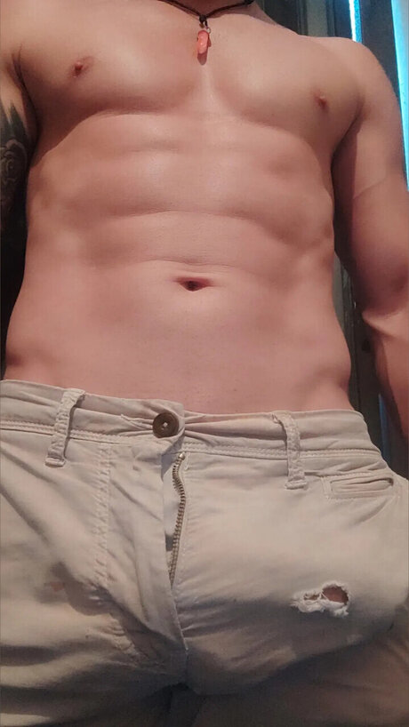 Alasti lekkinud OnlyFans-i pilt Chris