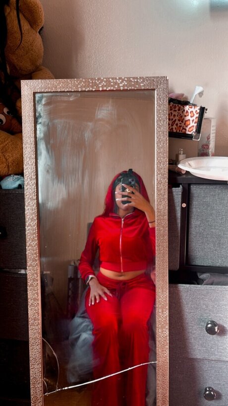 Naakte gelekte OnlyFans-foto van Slim