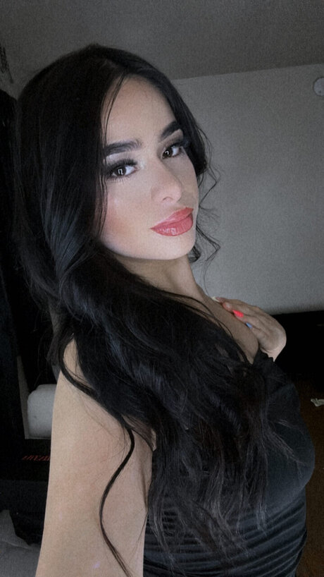 Alasti lekkinud OnlyFans-i pilt Dee