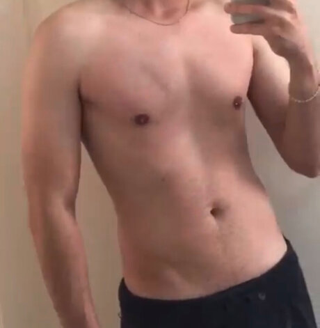 Naken lekkede OnlyFans-bilde av 