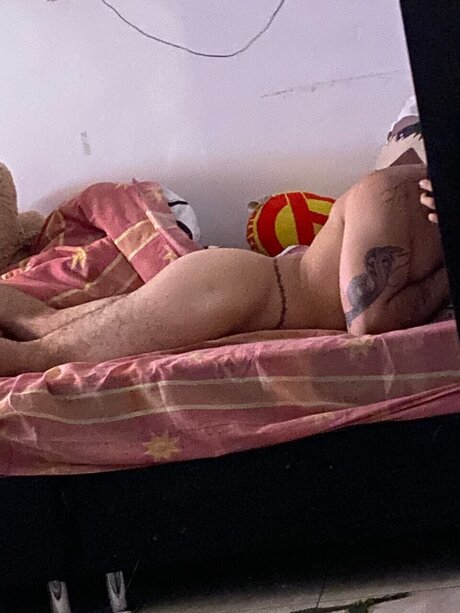 Naken lekkede OnlyFans-bilde av Hell Boy