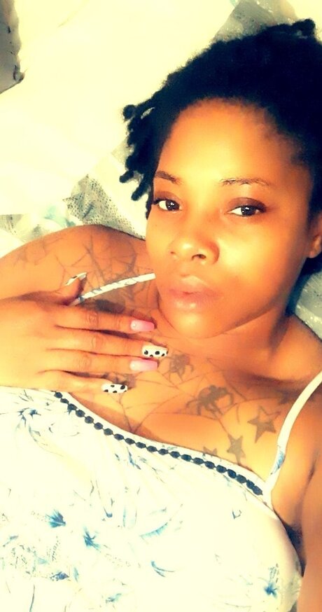 Обнаженная фотография утечки OnlyFans от Jazzy Jaye