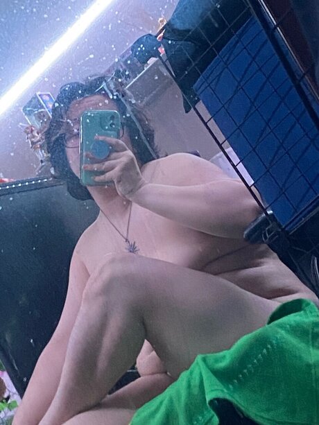 Naken läckt OnlyFans-bild av Starlight