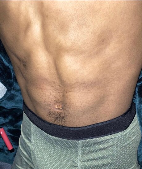 Nahá fotka uniklých OnlyFans od Traee