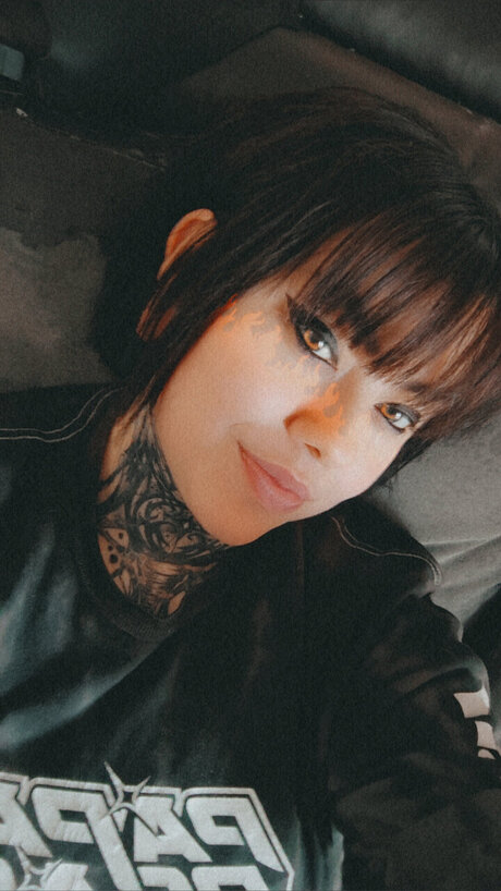 Alasti lekkinud OnlyFans-i pilt Kover 