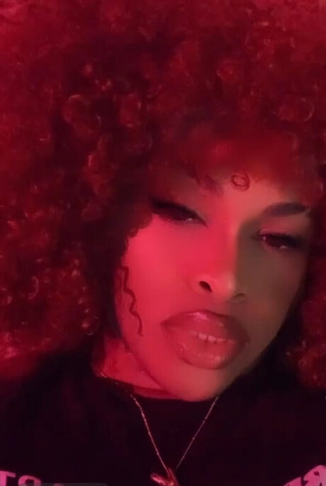 Alasti lekkinud OnlyFans-i pilt Miyake 