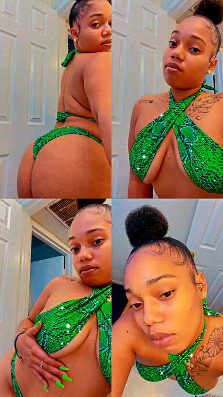 Naken lekkede OnlyFans-bilde av Beautifuluniiquemariie