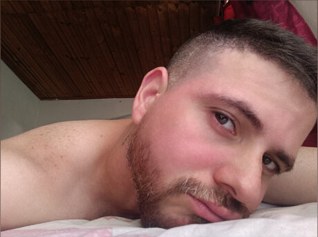 Naken lekkede OnlyFans-bilde av Bearded Boy