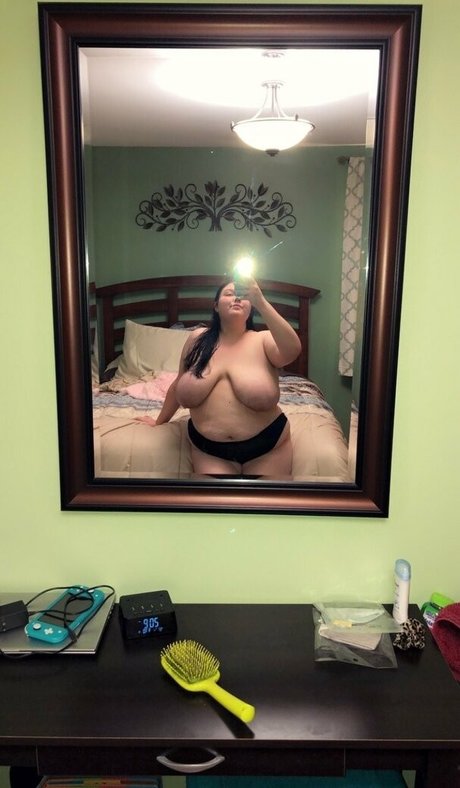 Nahá fotka uniklých OnlyFans od Stuffmepleasedaddy